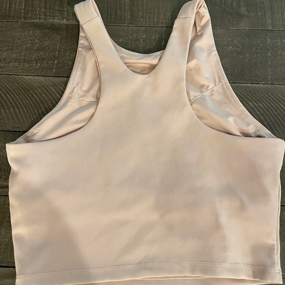 Sports tops set of 4 multiple colors - Picture 8 of 9